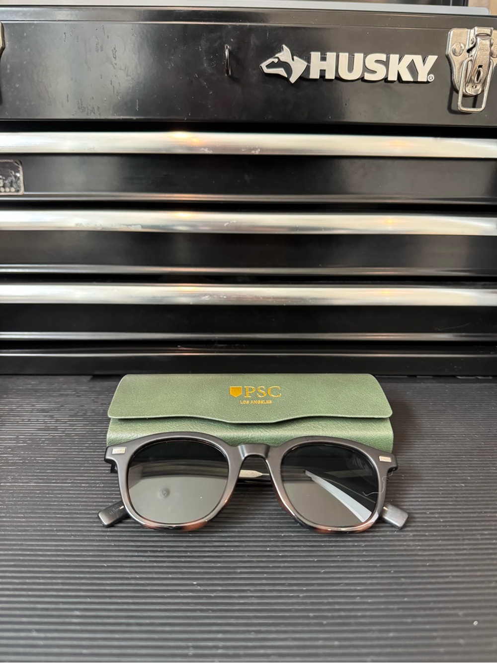 PSC Los Angeles Sunglasses with Green Case